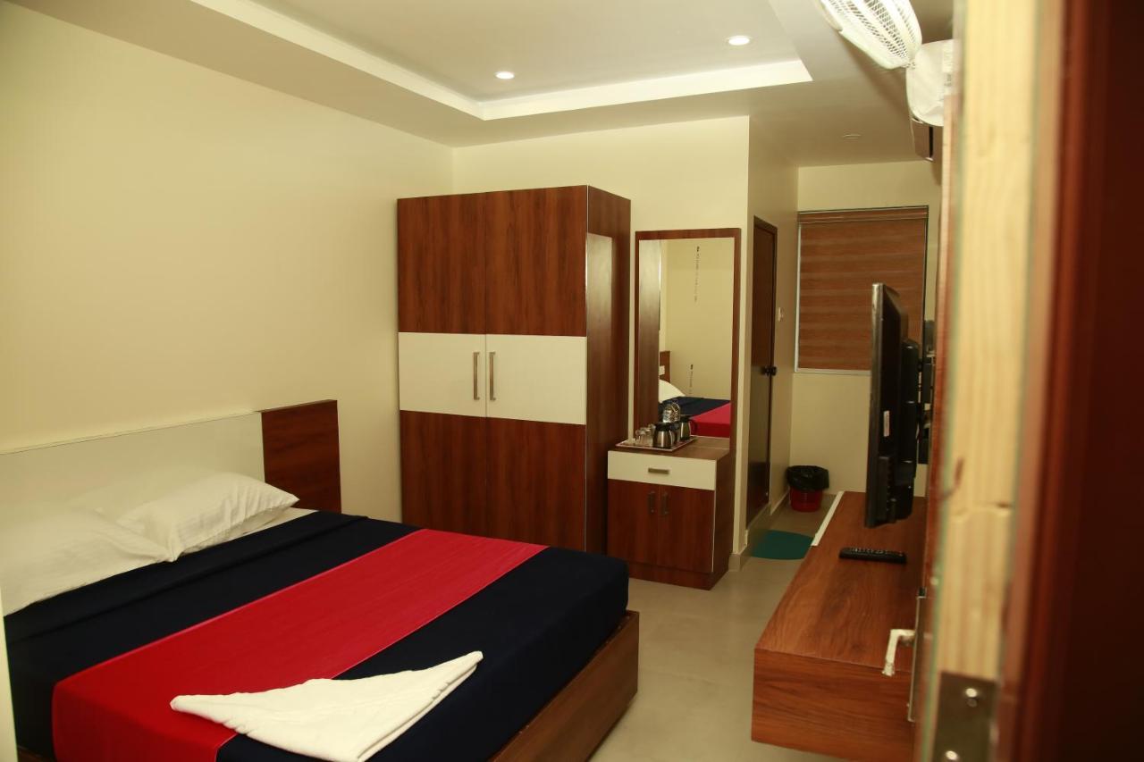 Dreams Residency Manjeri Buitenkant foto