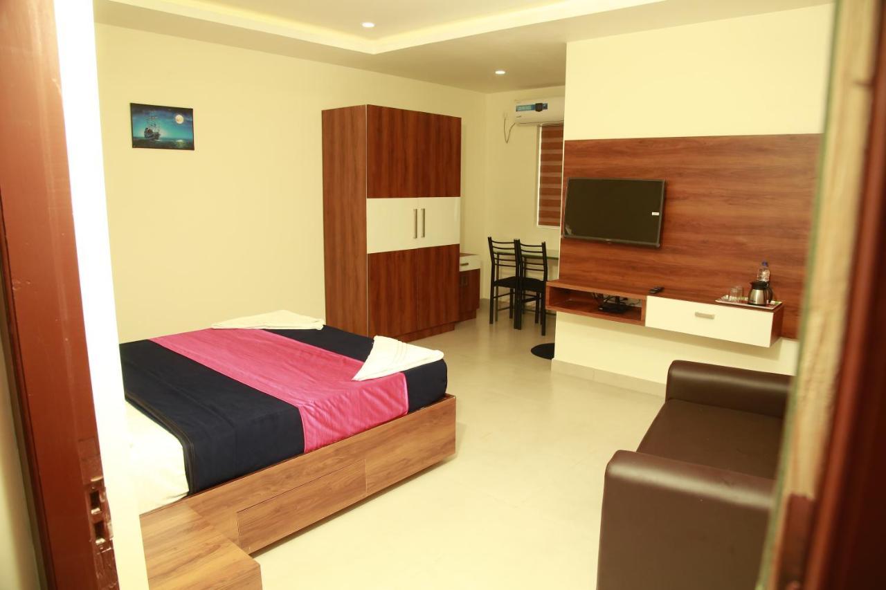 Dreams Residency Manjeri Buitenkant foto