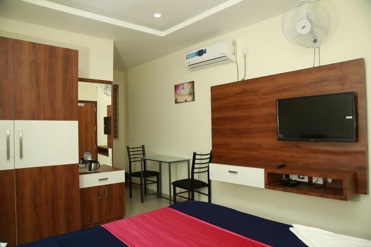 Dreams Residency Manjeri Buitenkant foto