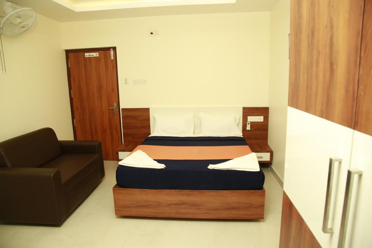 Dreams Residency Manjeri Buitenkant foto